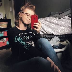 Meet your Posher, Stephanie